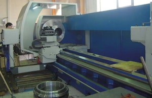 Universalspitzendrehmaschine mit Fräseinrichtung (Fabrikat: Gurutzpe / Typ A 1200 2G CNC) Universalspitzendrehmaschine mit Fräseinrichtung (Fabrikat: Gurutzpe / Typ A 1200 2G CNC)