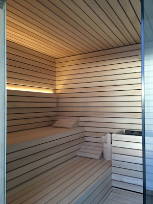 KOERNER Manufaktursauna LINEUS mit Glasfront KOERNER Manufaktursauna LINEUS mit Glasfront