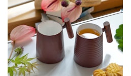 Porzellanbecher mit Rosenholzgriff Porzellanbecher mit Rosenholzgriff