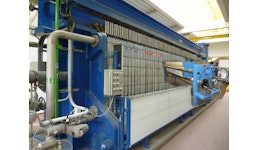 Filterpressen in Seitenholm oder Brückenkonstruktion vollautomatisch einschl. Kuchenabwurf Filterpressen in Seitenholm oder Brückenkonstruktion vollautomatisch einschl. Kuchenabwurf