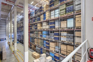 SMB Kompaktlager / Truck-Shuttle-Lagersysteme mit Multi-Movement-Funktion SMB Kompaktlager / Truck-Shuttle-Lagersysteme mit Multi-Movement-Funktion