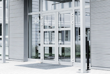 Eingangstüren aus Aluminium oder Stahl