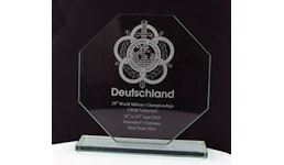 Glasständer mit Lasergravur Glasständer mit Lasergravur