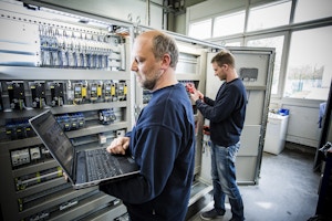 SPS Programmierung und Softwareentwicklung SPS Programmierung und Softwareentwicklung