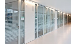Flächenbündige Frontscheibenverglasung – Trennwandsystem 700 Flächenbündige Frontscheibenverglasung – Trennwandsystem 700