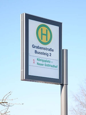 B3 Fahrgastinformationssystem als Fahnenschild B3 Fahrgastinformationssystem als Fahnenschild
