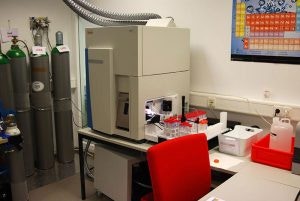 ICP-MS (Massenspektrometrie mit induktiv gekoppeltem Plasma) ICP-MS (Massenspektrometrie mit induktiv gekoppeltem Plasma)