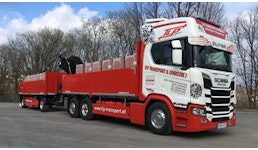 Be- und Entladung mittels LKW-Kran und Ladebordwänden Be- und Entladung mittels LKW-Kran und Ladebordwänden