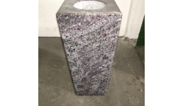 Granit Naturstein Vasen in verschiedene Farben, Größen und Formen auch nach Wunsch. Granit Naturstein Vasen in verschiedene Farben, Größen und Formen auch nach Wunsch.