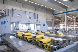 Aluminium Bandsägetechnik zum Herstellen von Platten und Blöcken Aluminium Bandsägetechnik zum Herstellen von Platten und Blöcken