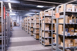 Dienstleistungen: Displaybestückung, Versand von Aktionslieferungen, Konfektionierung Dienstleistungen: Displaybestückung, Versand von Aktionslieferungen, Konfektionierung