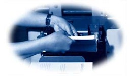 Manuell oder maschinell: Unser Lettershop macht alles möglich Manuell oder maschinell: Unser Lettershop macht alles möglich
