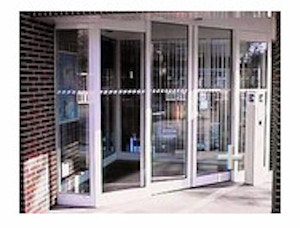 Schiebetüranlage in Rahmenkonstruktion Schiebetüranlage in Rahmenkonstruktion