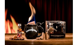 Feuerzangentasse BLACK EDITION Geschenkbox in Acryl mit Rum und 3 Zimt-Zucker-Hütchen (limitiert) Feuerzangentasse BLACK EDITION Geschenkbox in Acryl mit Rum und 3 Zimt-Zucker-Hütchen (limitiert)