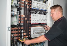 SERVICE & DIENSTLEISTUNGEN SERVICE & DIENSTLEISTUNGEN