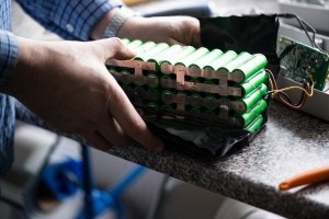Akku Reparatur/ Zellentausch für akkubetriebene Geräte, elektrische Werkzeuge, Segways, E-Bikes u.v.m. Akku Reparatur/ Zellentausch für akkubetriebene Geräte, elektrische Werkzeuge, Segways, E-Bikes u.v.m.