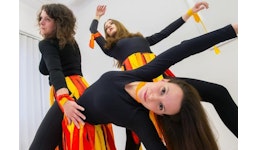 GEFÄRBTES MIKROFASER-GARN GEFÄRBTES MIKROFASER-GARN
