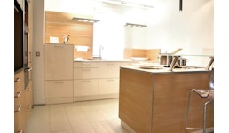 Kornmüller - Ancona Hochglanz Champagne Komfortable Kornmüller Küche in modernem Stil Kornmüller - Ancona Hochglanz Champagne Komfortable Kornmüller Küche in modernem Stil