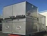 Trockenkühler mit seitlich angeordnetem Radialventilator Trockenkühler mit seitlich angeordnetem Radialventilator