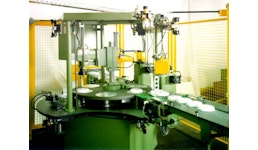 Vollautomatische Montagemaschine für Zier- und Blendringe Vollautomatische Montagemaschine für Zier- und Blendringe