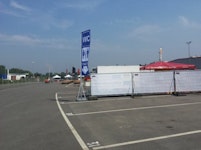WC Fahne mieten mit mobilem Fahnenmast WC Fahne mieten mit mobilem Fahnenmast