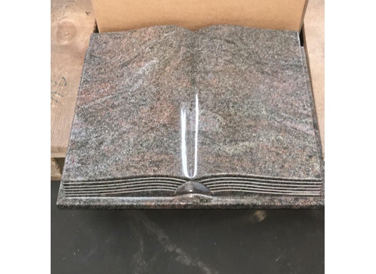 Granit Liegesteinbücher in verschiedenen Formen, Farben, Beschriftung und Größen