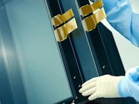 Optical Bonding / Optisches Bonden Optical Bonding / Optisches Bonden