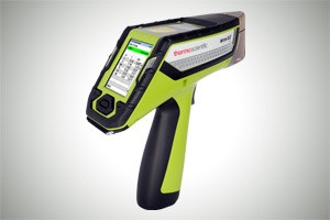 Handgehaltenes Röntgenfluoreszenz-Spektrometer XL2 plus - schnelle Metallanalyse für Qualitätskontrolle und Recycling. Handgehaltenes Röntgenfluoreszenz-Spektrometer XL2 plus - schnelle Metallanalyse für Qualitätskontrolle und Recycling.