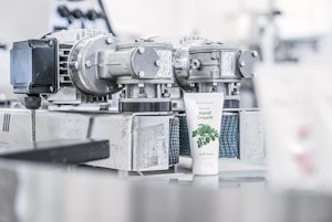 Full-Service: Beratung entlang der gesamten Wertschöpfungskette Full-Service: Beratung entlang der gesamten Wertschöpfungskette