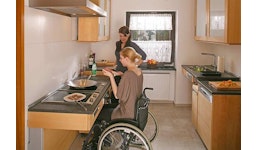 Massivholzküche für Rollstuhlfahrer Massivholzküche für Rollstuhlfahrer