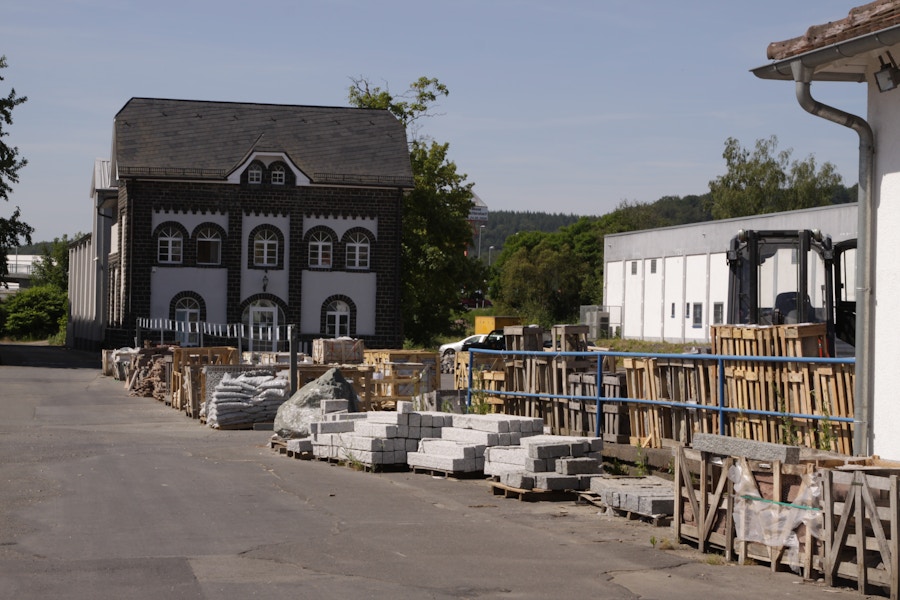 MHI Naturstein & Baustoffservice GmbH in Wächtersbach auf wlw.de