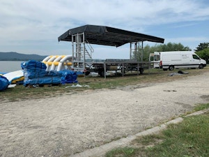 mobile Anhängerbühne / Stagemobil 8x6m mobile Anhängerbühne / Stagemobil 8x6m