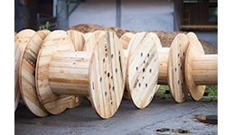 Kabeltrommeln aus Holz Kabeltrommeln aus Holz