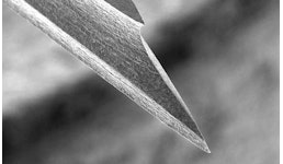 Geätzte Nadeln und Klingen Geätzte Nadeln und Klingen