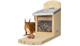 Eichhörnchen Futterhaus mit Metall-, Rinden- oder Naturholzdach Eichhörnchen Futterhaus mit Metall-, Rinden- oder Naturholzdach
